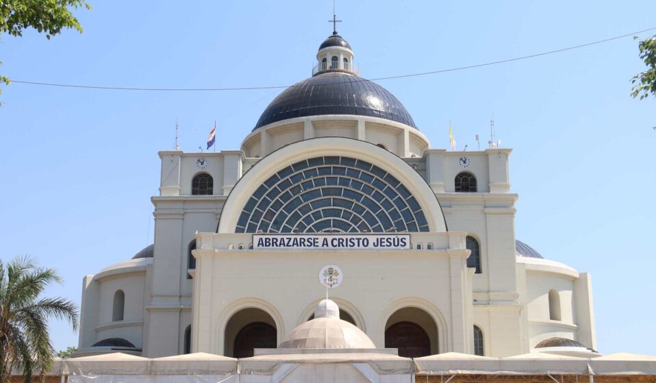 Basílica Menor de Caacupe en Paraguay